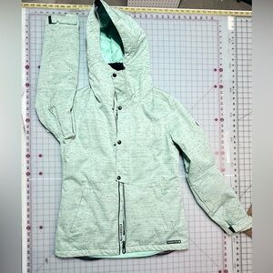 686 Snowboard/Ski Jacket - Excellent Condition, worn just one season.